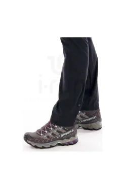 Leslie Falls II femme